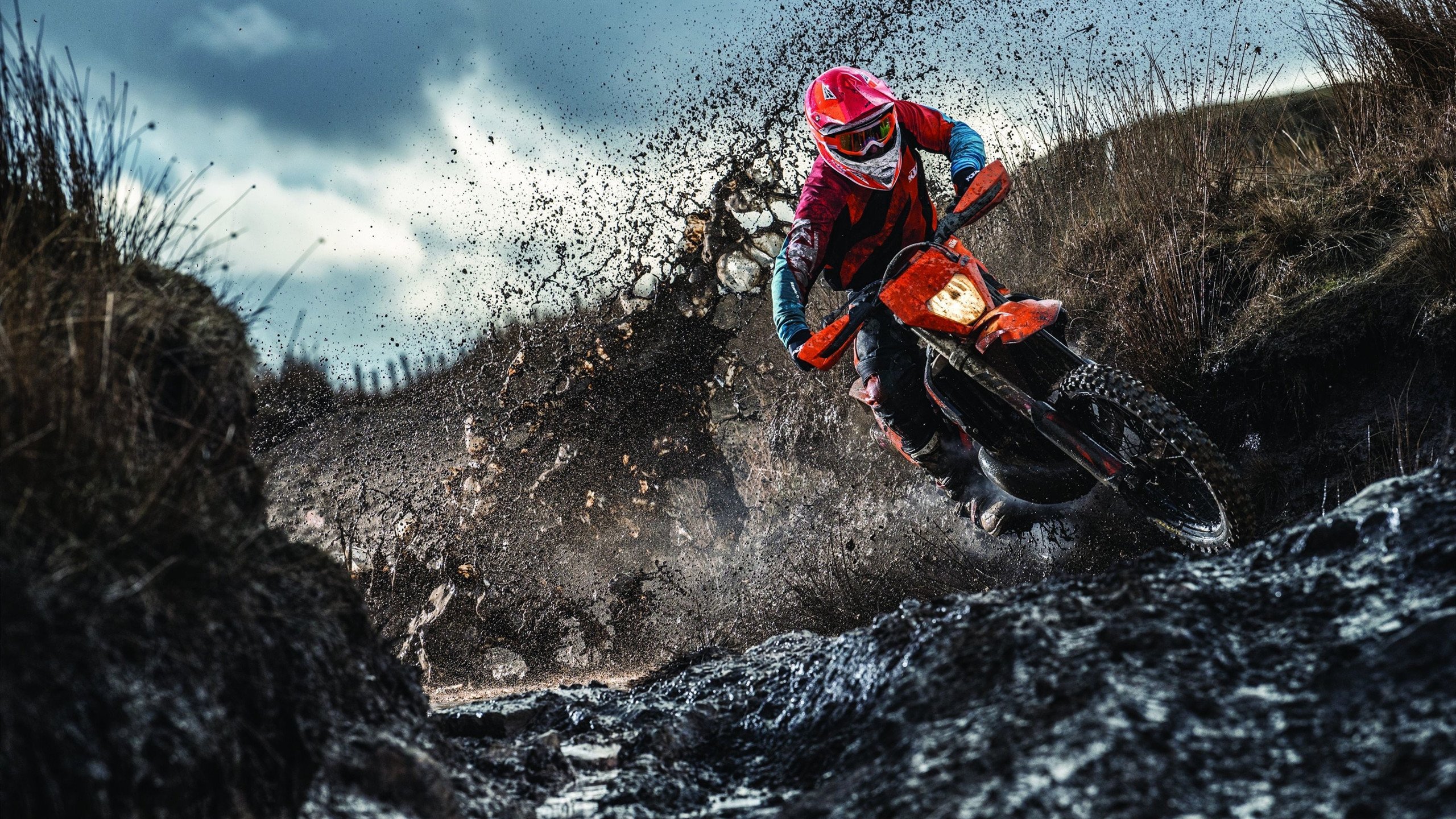 欧洲骑行环法：阿姆斯特朗重新夺冠，创造历史奇迹，欧洲骑行文化